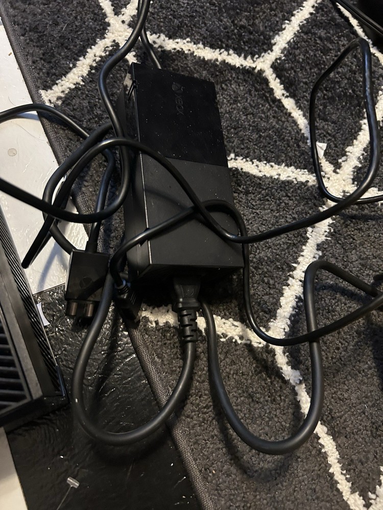 Microsoft Xbox One Console Black 500GB w/ HDMI/Power Cord Controller