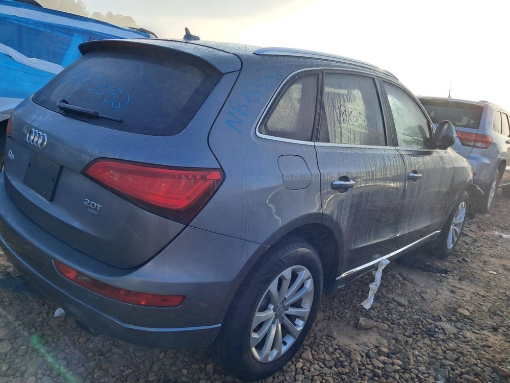 Q5 2015 Glove Box 4871729