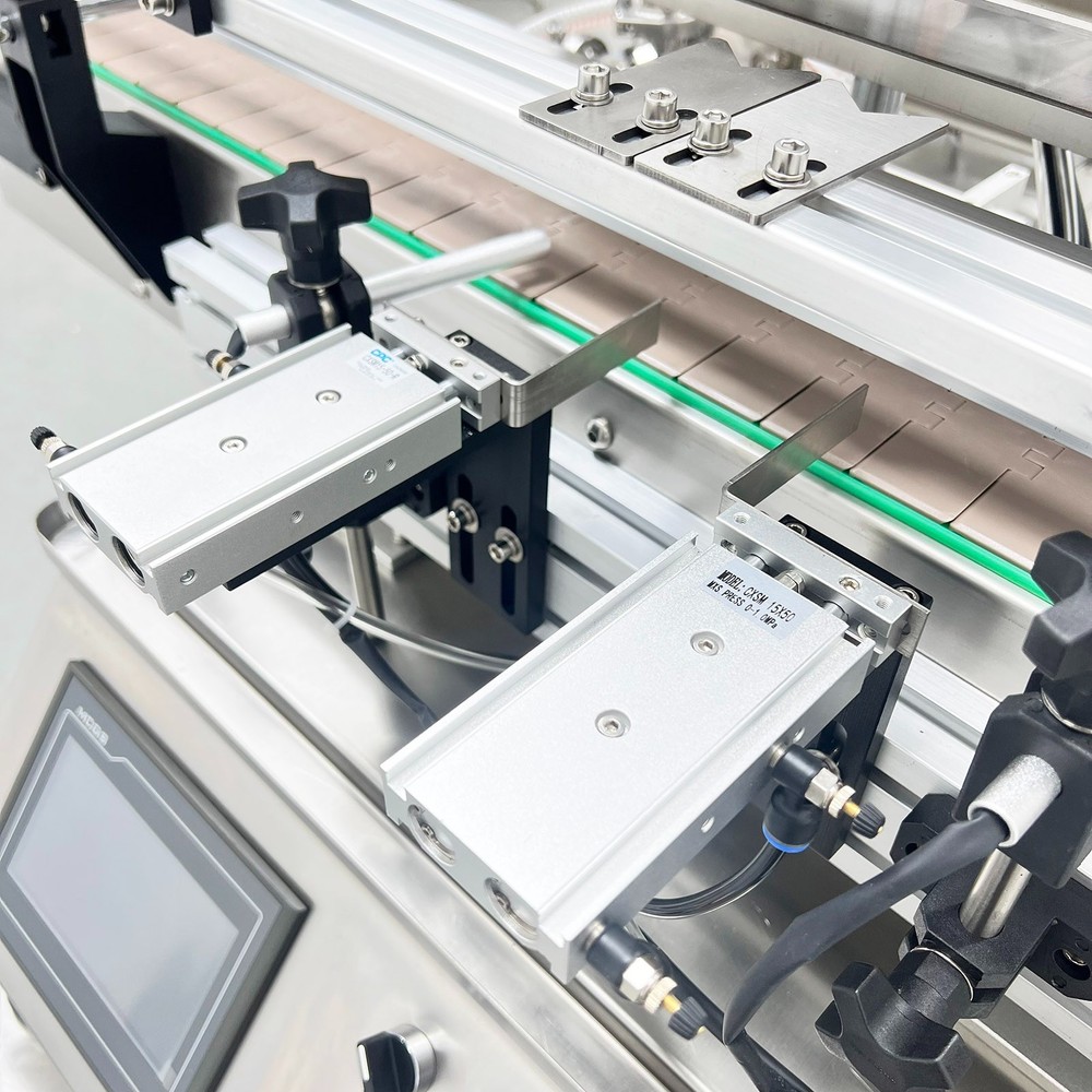 8mm Double Head Automatic Pneumatic Paste&Liquid Filling Machine 10-100ml