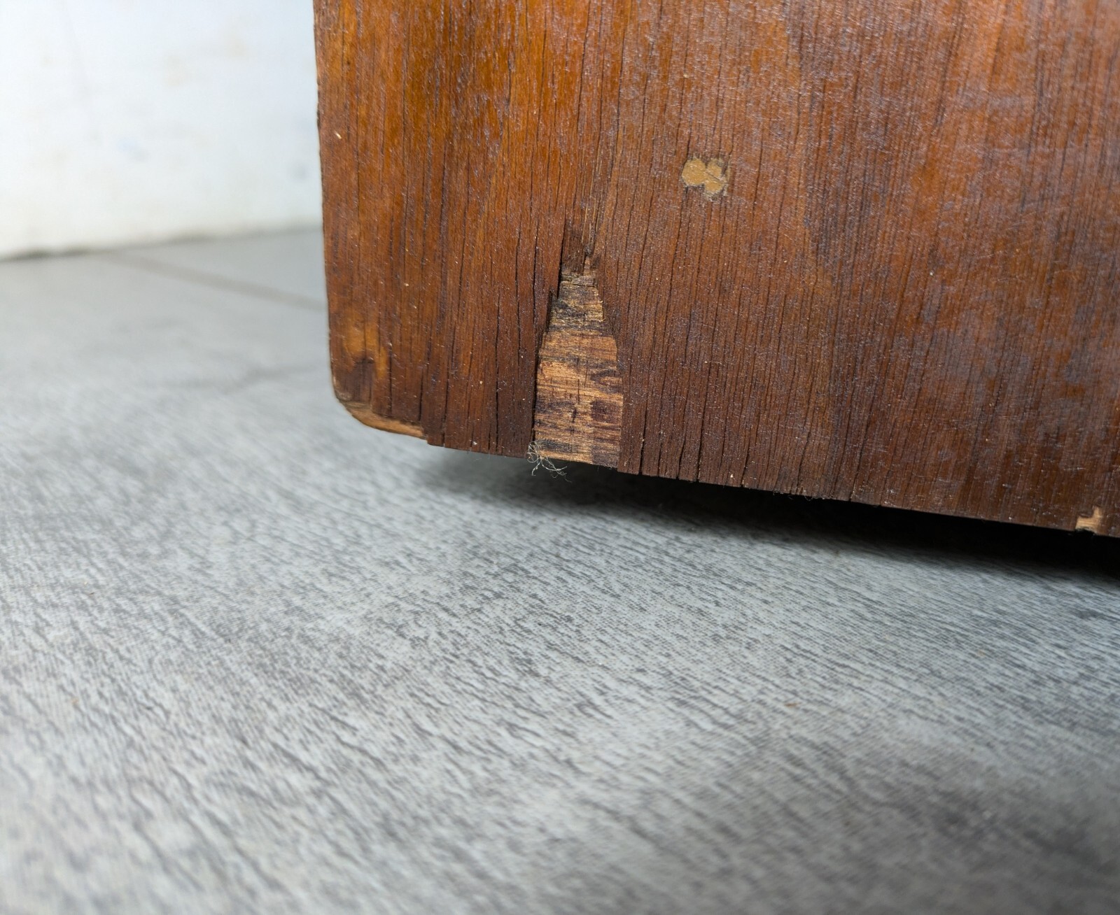 Vintage Art Deco English Regency Flip Top Cellarette Liquor Bar Rolling Cabinet