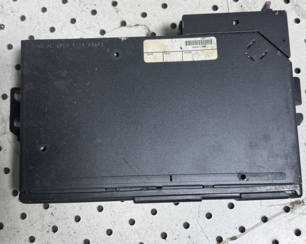 6 CD Changer 82111469404 Fits 1998 BMW 540i E39 (UNTESTED)