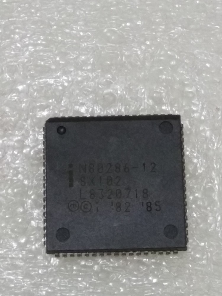 Vintage Intel 80286-10 CPU - Good Working Chip