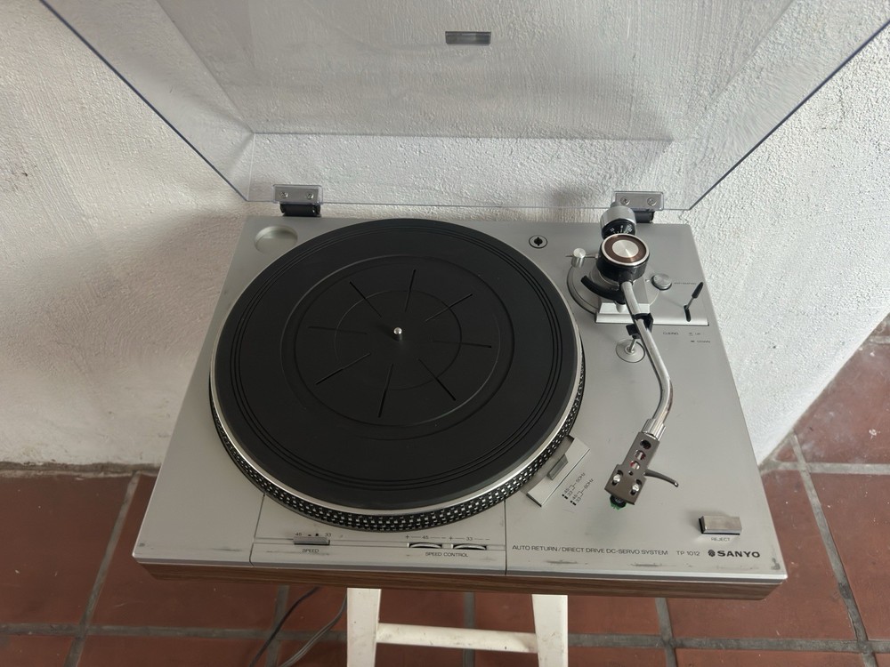 sanyo turntable