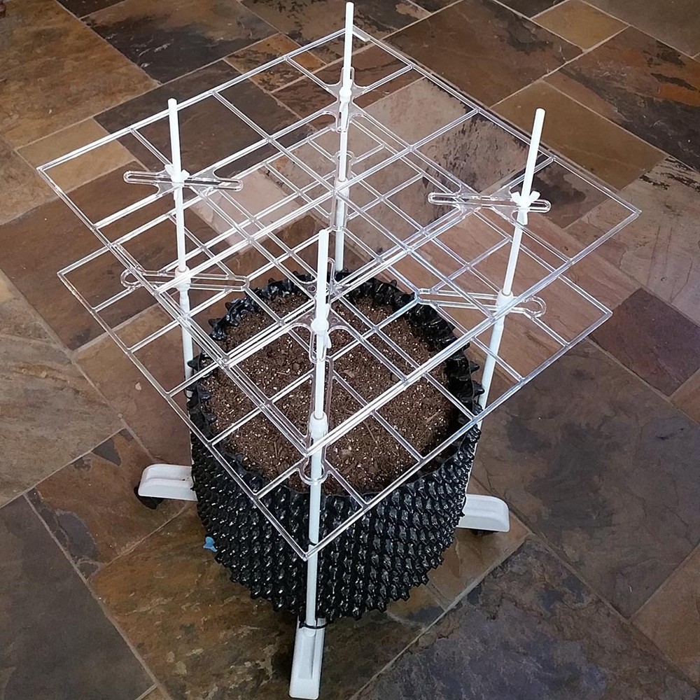 P SCROG Pro 2 screen kit shown with Air Pot (fits most containers)