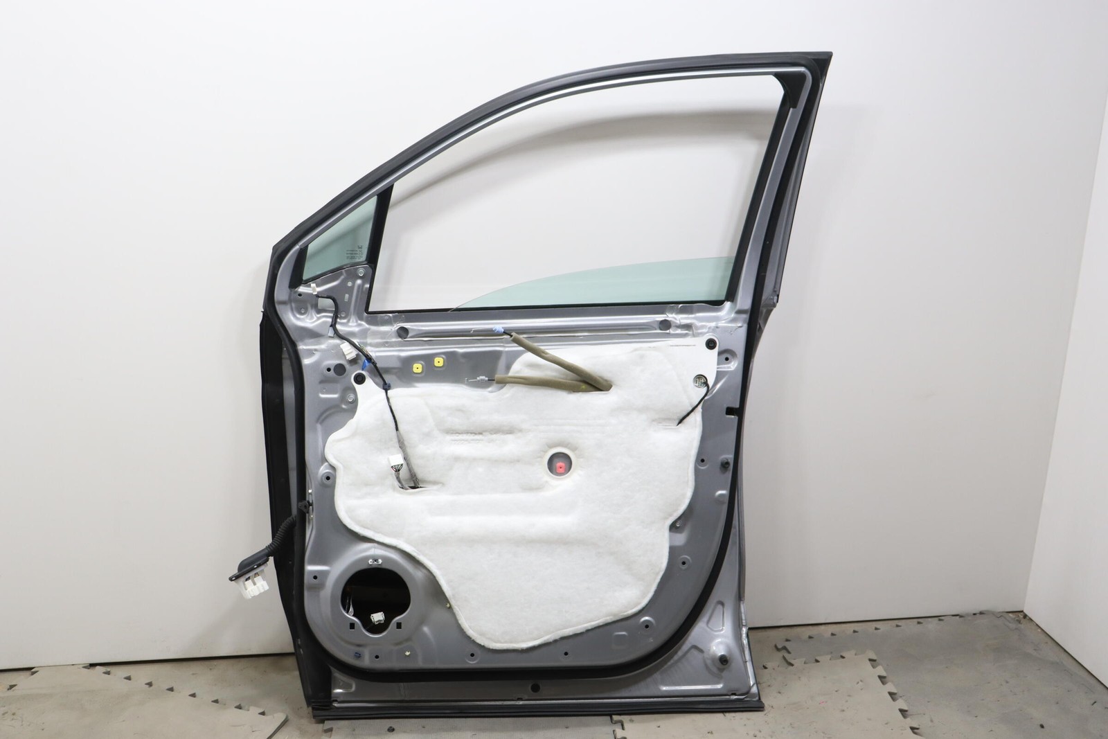 2016-2022 HONDA PILOT FRONT RIGHT PASSENGER SIDE DOOR ASSEMBLY OEM SILVER_NH830M