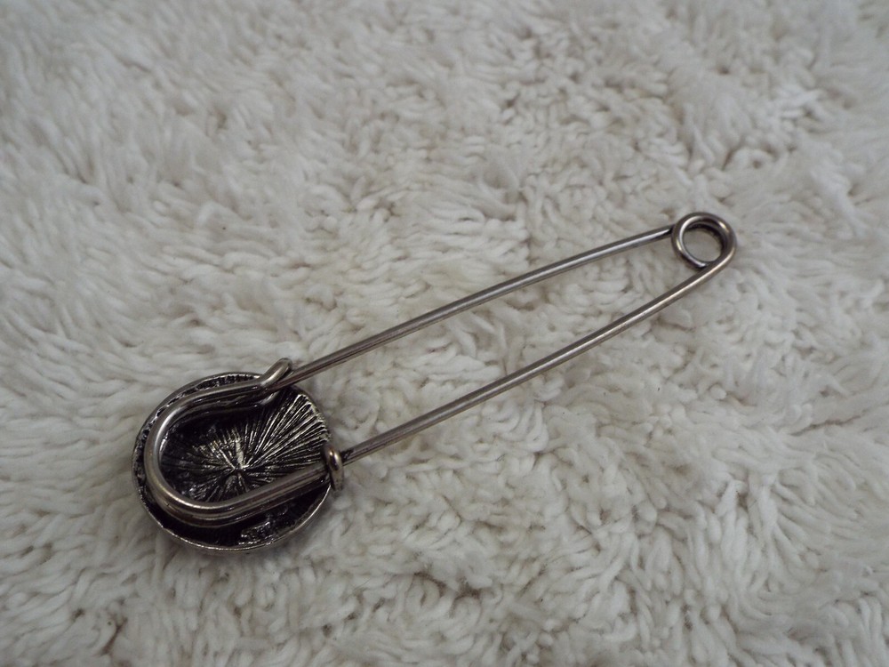 Silvertone Safety Pin (C3)