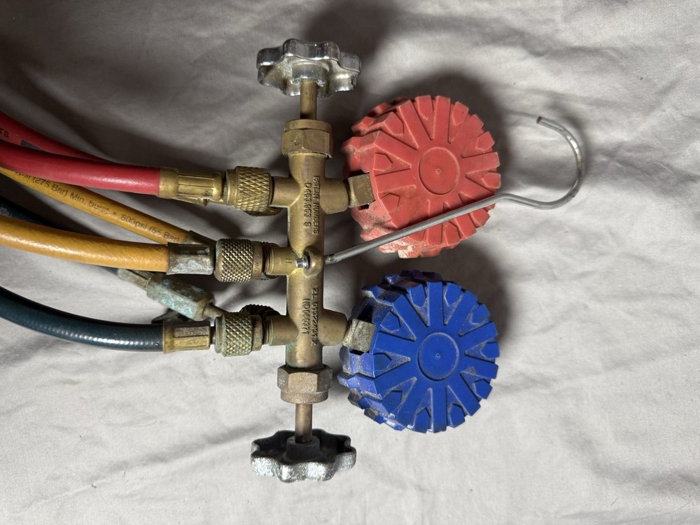 Yellow Jacket Manifold Gauge Set for HVAC
