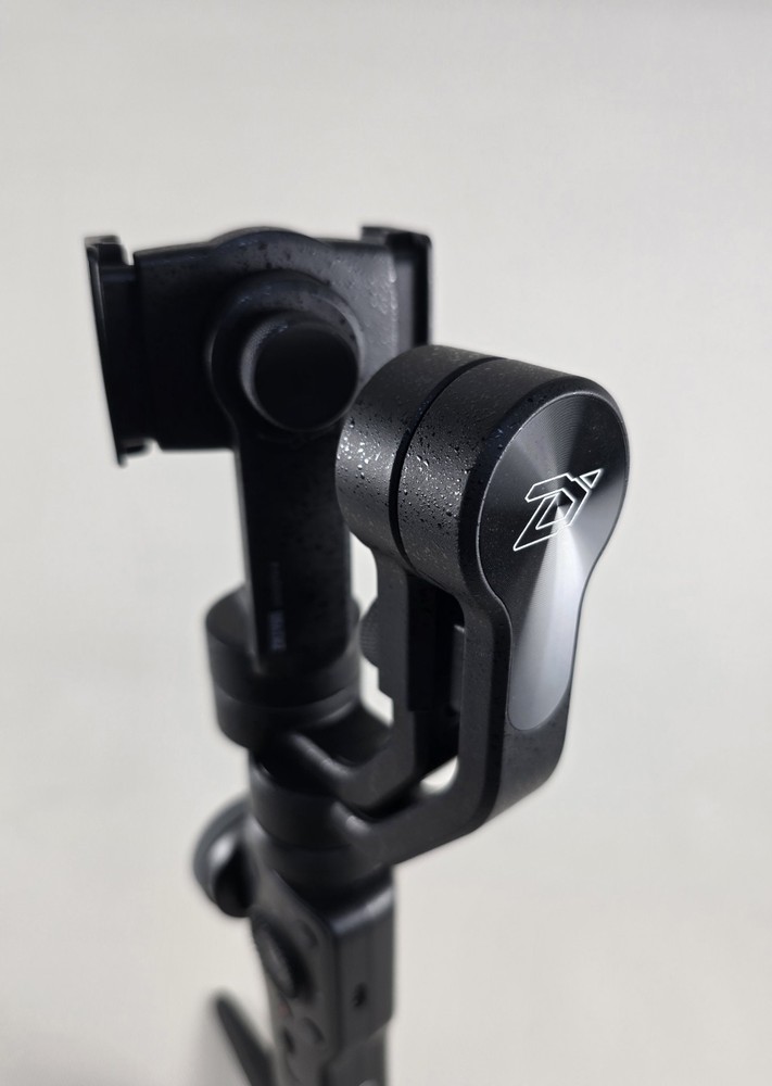 Zhiyun Smooth 4 Smartphone Gimbal Stabilizer Black 3‑Axis iPhone Android Tested