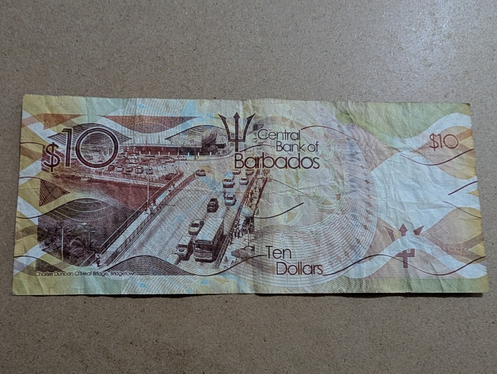 Barbados 10 Dollars 2013 Circulated