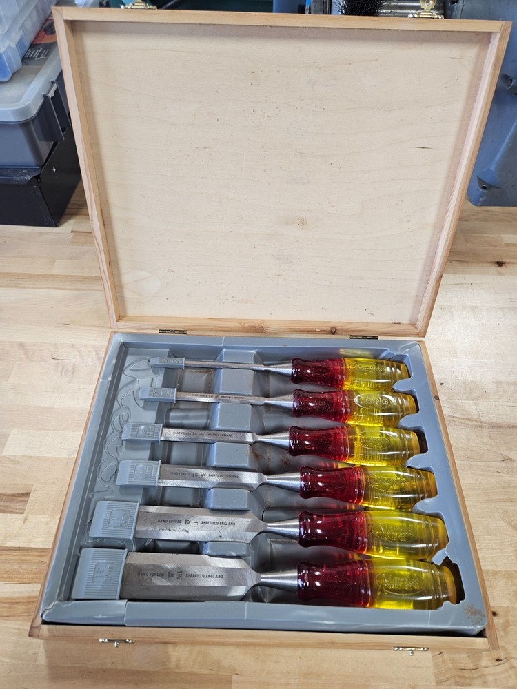 New Unsed Vintage Record Marples Splitproof Bevel Edge Chisel Set -- Not Irwin!