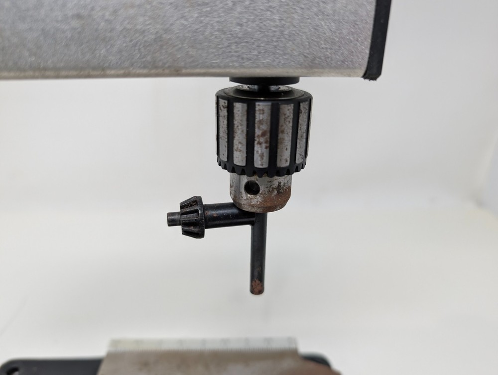 MicroLux #83146 Tapping Fixture Drill Press Attachment Micro-Mark (UV)