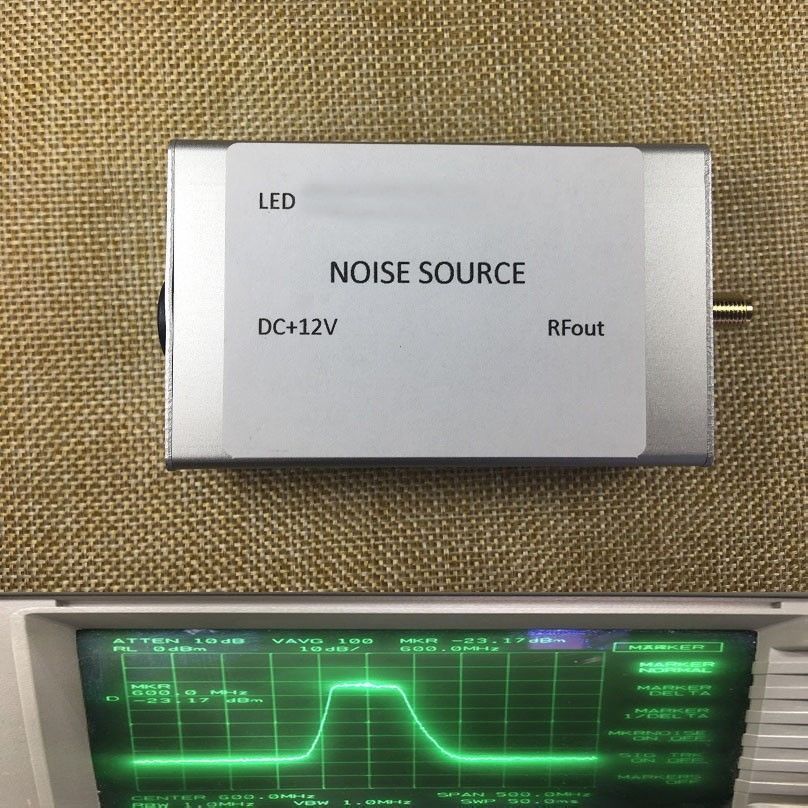 1-3.5GHz Simple Spectrum Tracking Source RF Noise Signal Generator Noice Source