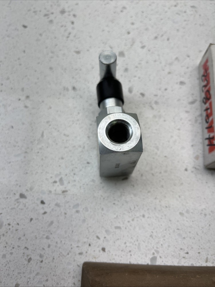 MAGNUM FF-2500-CS Needle Valve 6000PSI