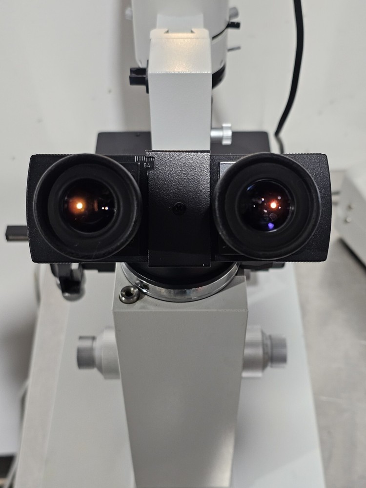 Leitz Diavert Inverted Phase Contrast Tissue Culture Microscope