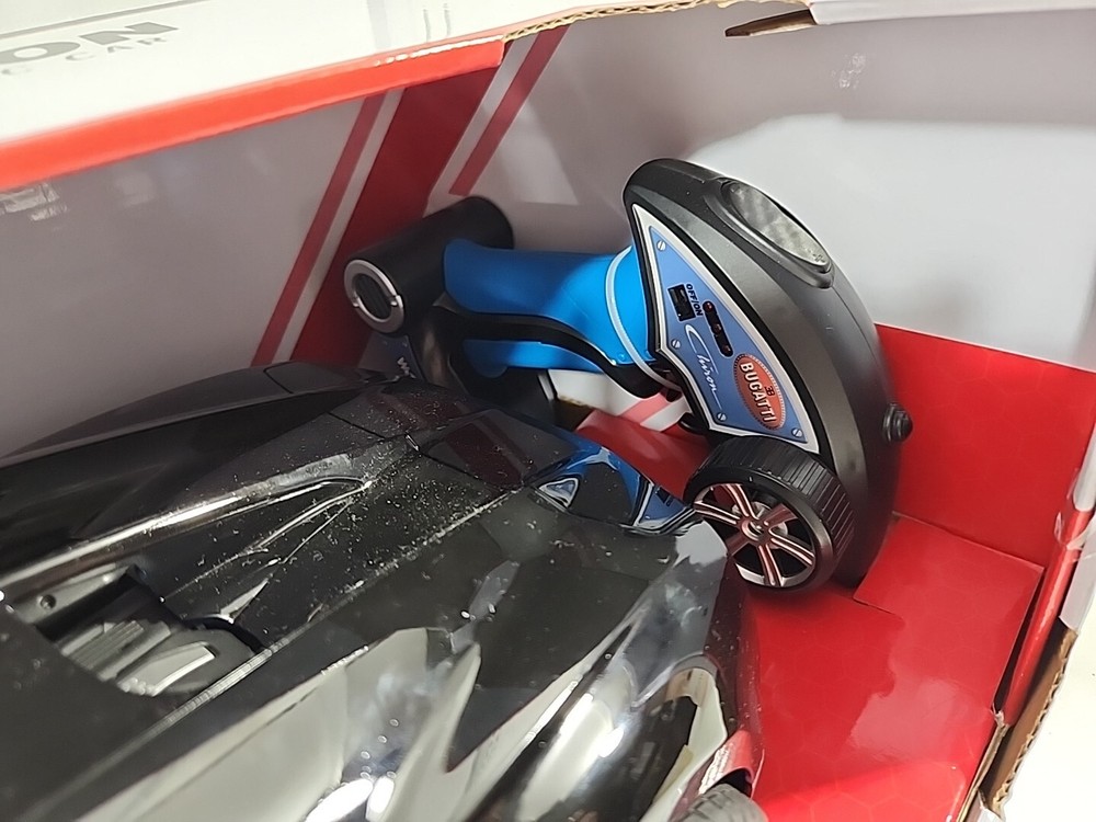 WORLD TECH TOYS Bugatti Chiron - 1:14 Scale Cracked Windshield