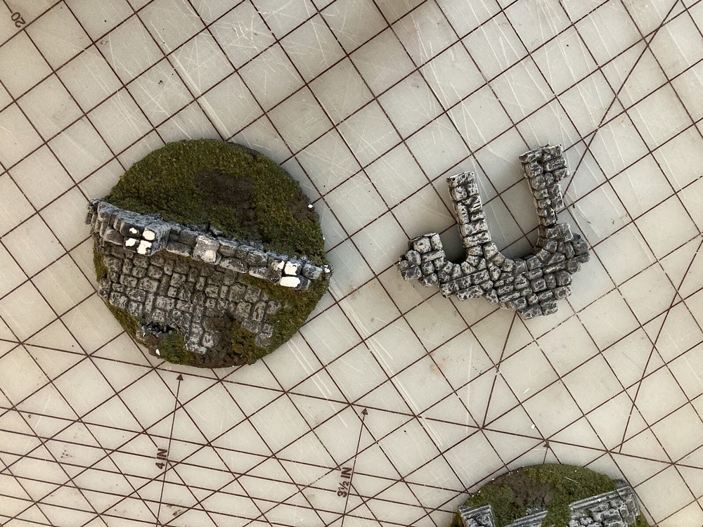 WARHAMMER GAMING FIVE TERRAIN GOTHIC RUINS