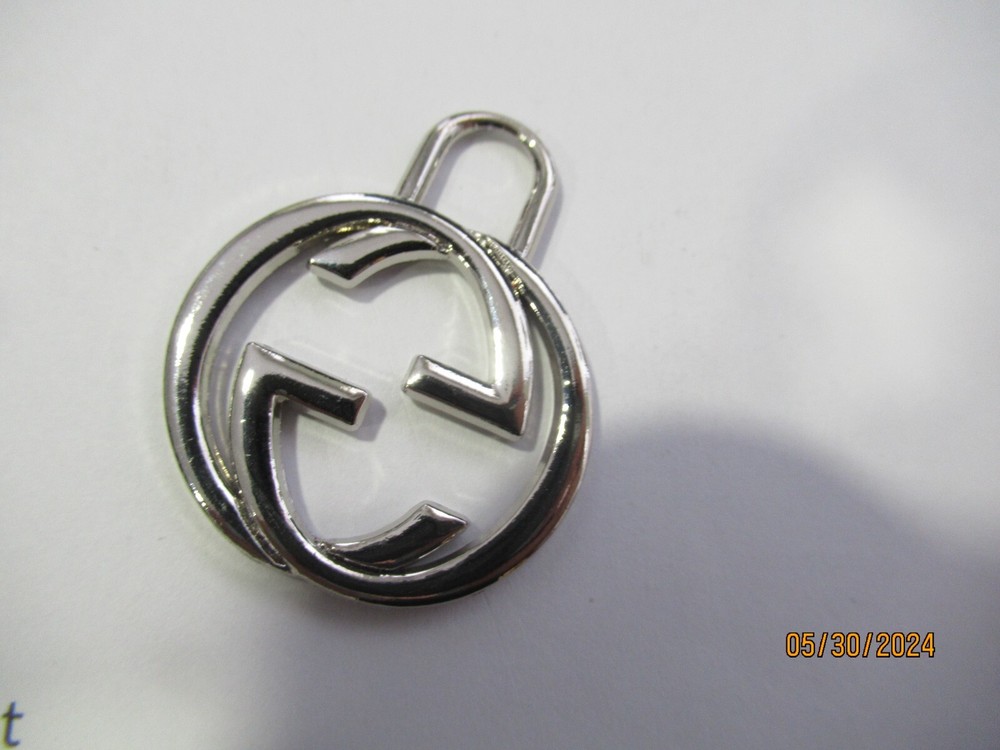 GUCCI ZIP PULL CHARM 27MM SILVER tone, METAL SO PRETTY