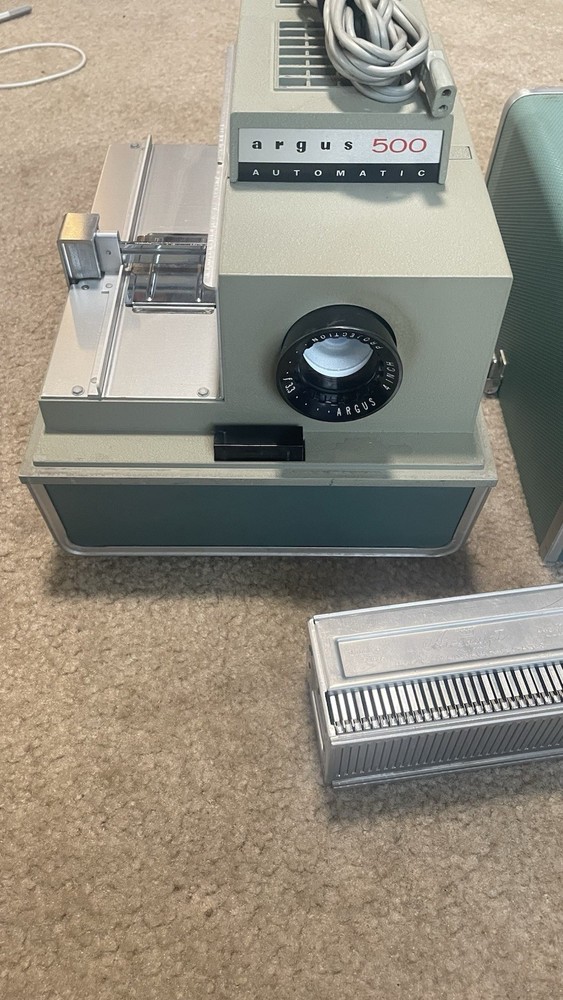Argus 500 Projector W/ Case Tested In Working Condition !!