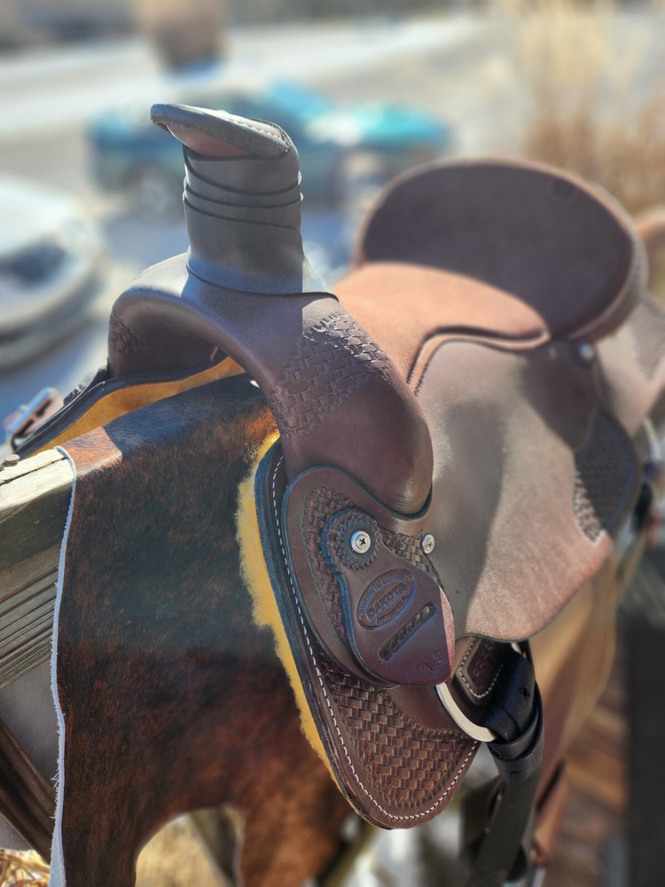 DAKOTA 17 inch WESTERN SADDLE
