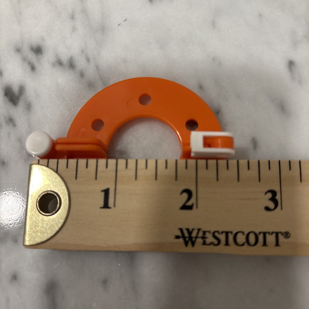 Yarnology & Boye PomPom Maker Assorted Sizes With Instructions