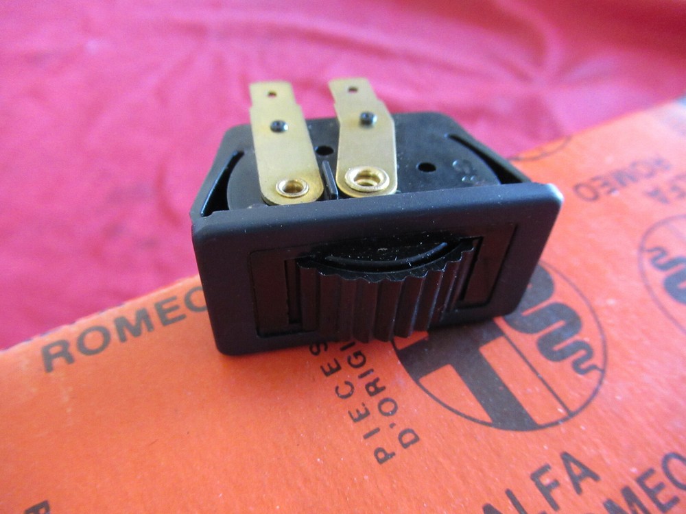 Genuine Alfa Romeo Sud Switch 533636 NEW