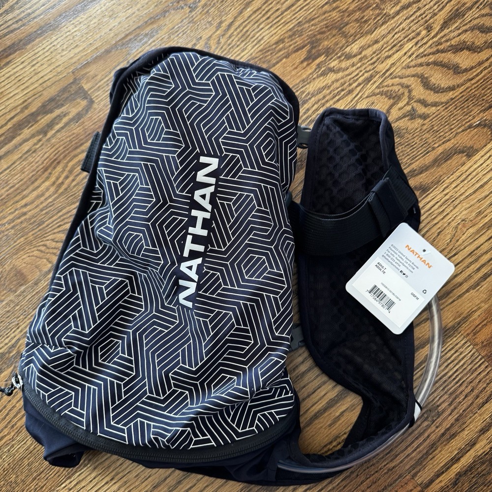 Hypernight QuickStart 3.0 4 Liter Hydration Pack 1.5L Bladder Reflective Nathan