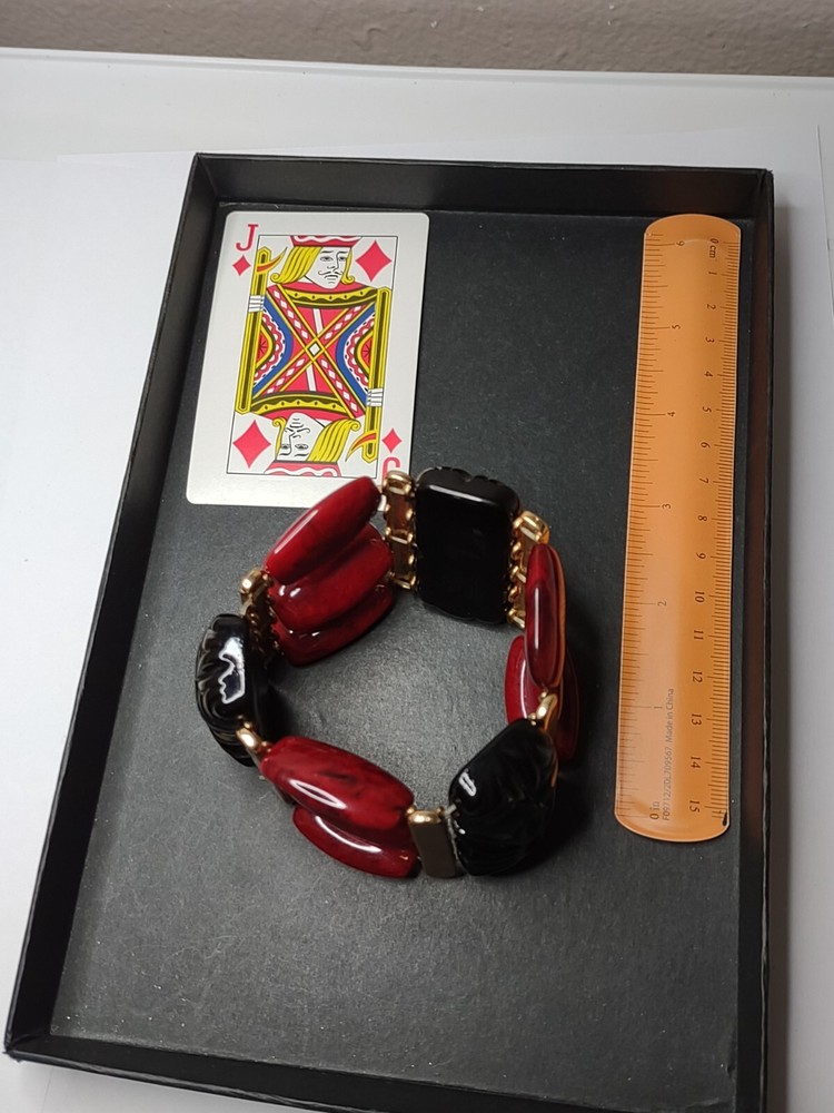 Nice Plastic Bead Red And Black Stretch Bracelet