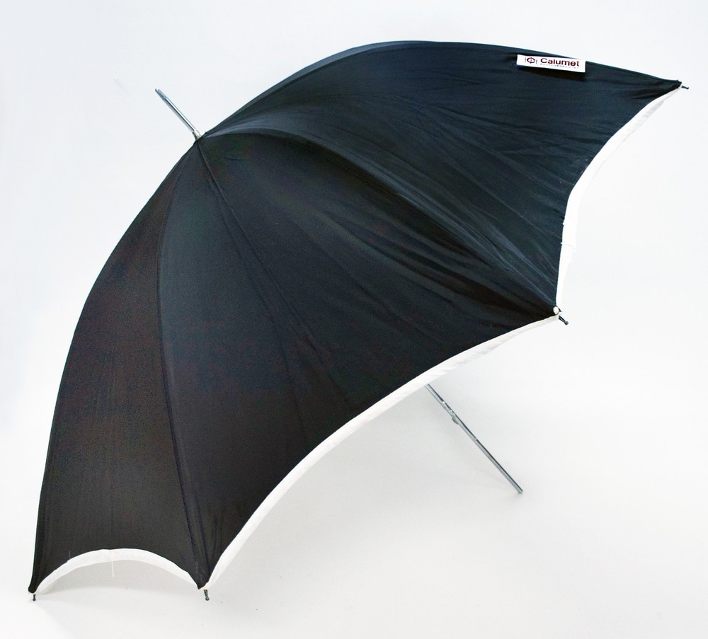 CALUMET 42" LARGE WHITE PRO STUDIO UMBRELLA. NICE "B"