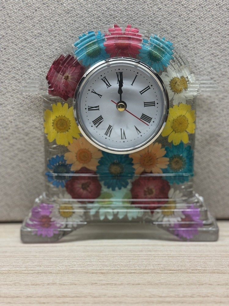 Handmade Resin Clock Real Pressed Flowers Table Clock