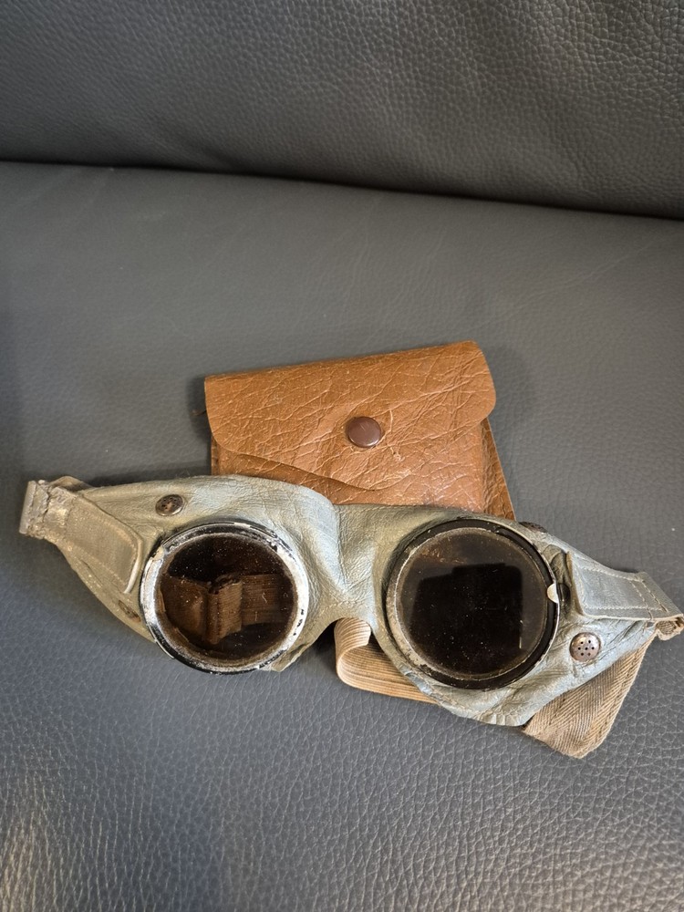 WW2  genuine German Army DAK or Tropical troops Goggles  with case