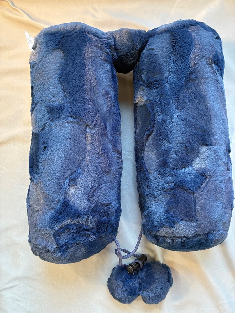 Bohlster neck pillow
