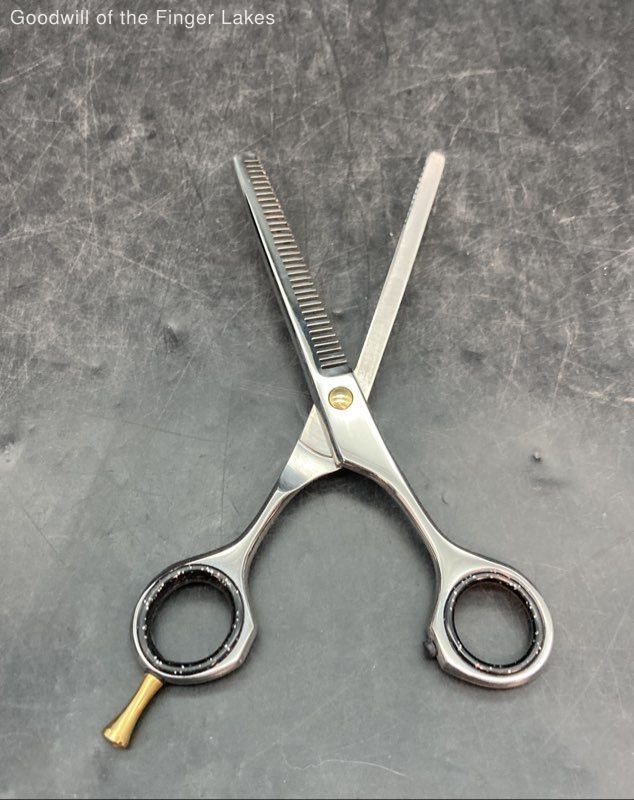 Utopia Care Hair Thinning Shears in Case