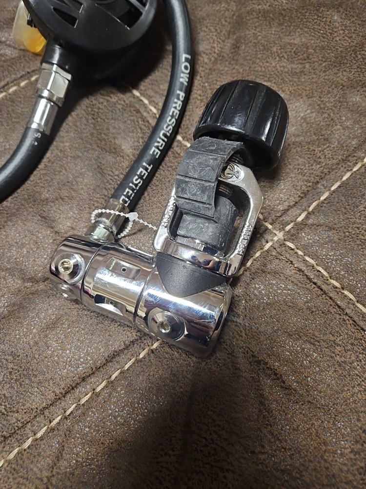 Beuchat VS4 Regulator Untested