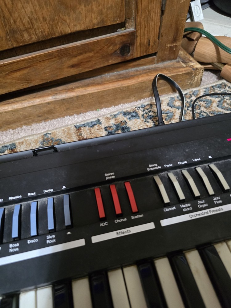 Lowrey Micro Genie V -60 Keyboard READ