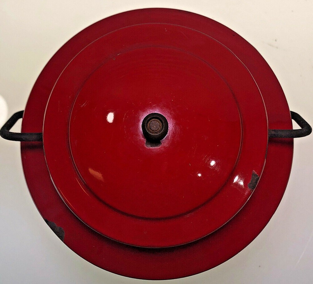 Coleman Model 200A Cherry Red Lantern Born 05/72