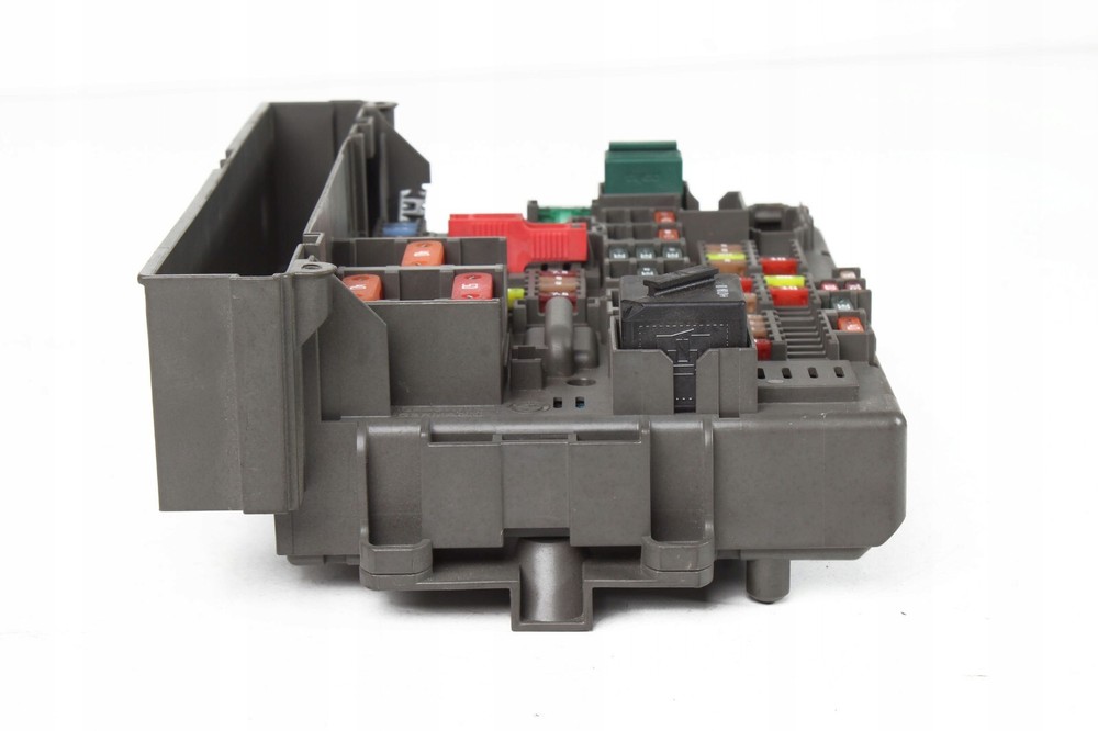 BMW 3 E90 E91 E92 E93 Fuse Box Front Power Distribution Unit 61149119447 9119447