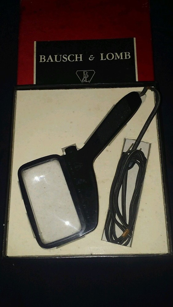 Vintage BAUSCH & LOMB ILLUMINATED RECTANGULAR READER MAGNIFIER and original box
