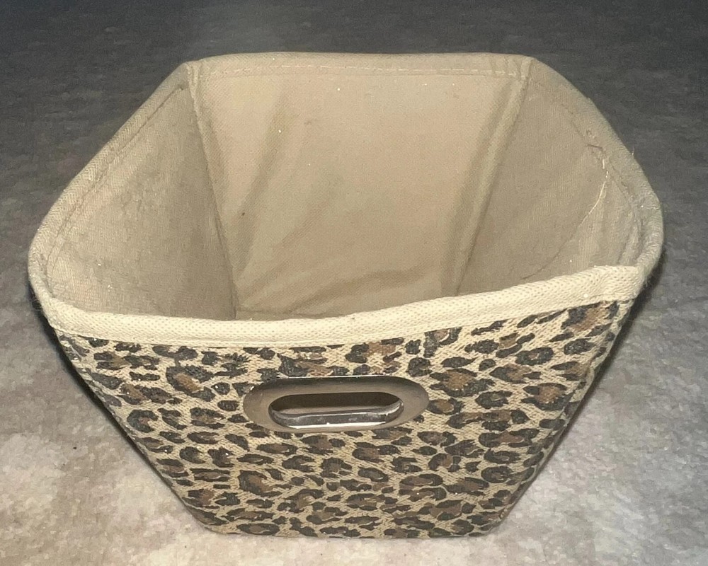 Foldable cheetah organizing bin