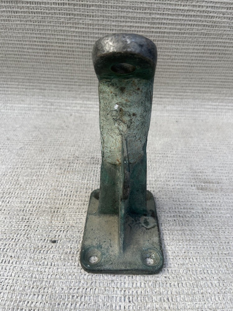 vintage bronze forestay haliard Raiser bracket attachment