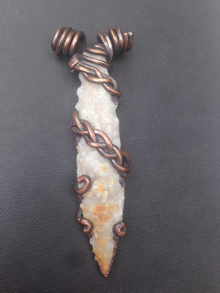 Apocalithics Tallahatta Quartzite Knapped Arrowhead Pendant