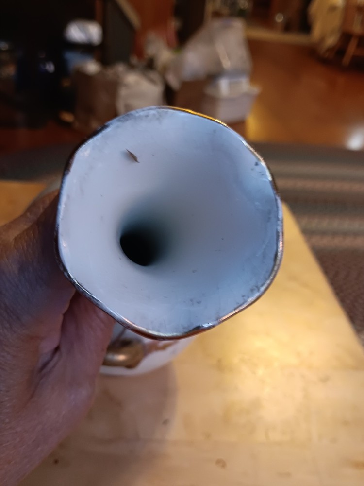 CERAMIC EWER VASE WITH HANDLES. 929