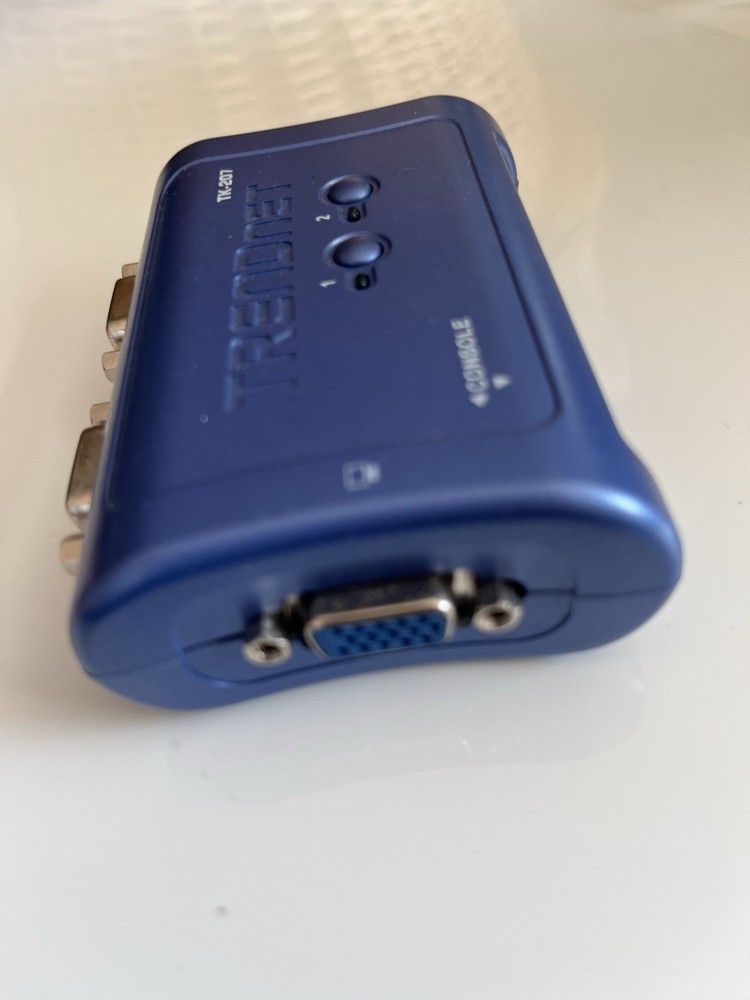 TRENDnet TK-207 – 2-Port PS/2 KVM Switch