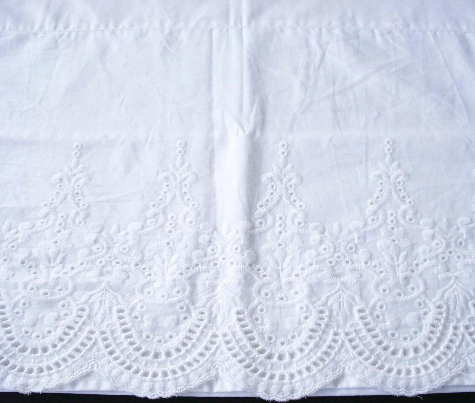 New White Cotton Sateen EmbroideryLace PillowCases Standard Queen King Pair M2#