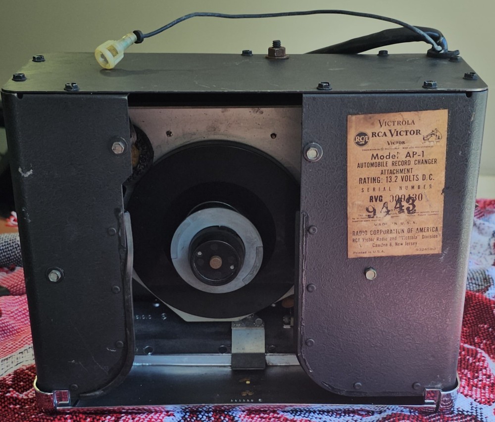 RCA VICTOR 45 Car Record Changer