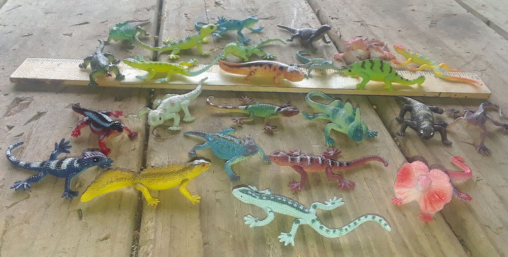 Miniature Lizards (24) - PVC