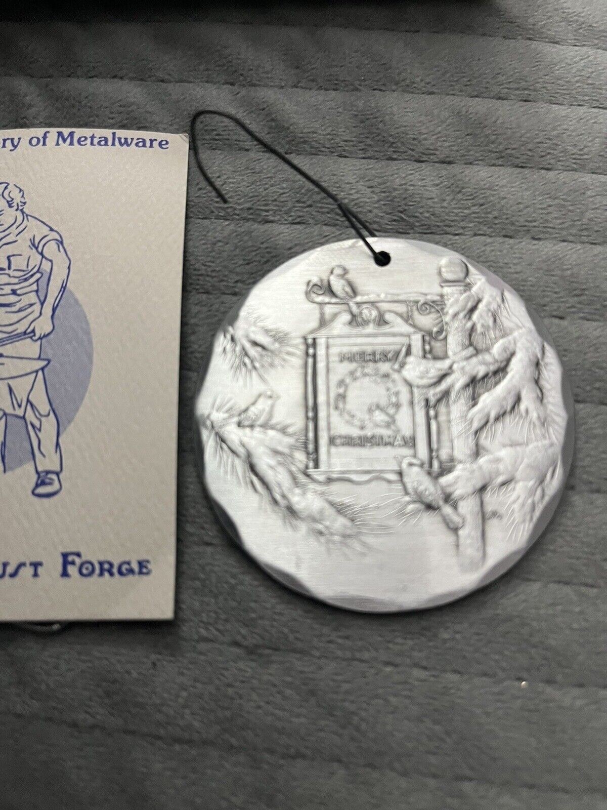 Wendell August Forge 1984 Merry Christmas Sign With Birds Aluminum Ornament