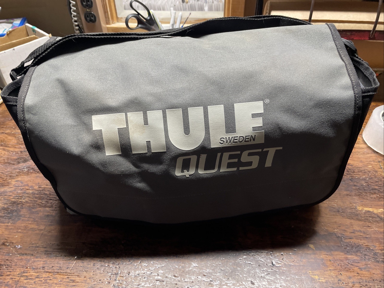 THULE Quest Roof Top Cargo Luggage Bag 40 X 32 Sweden Car Carrier Bag