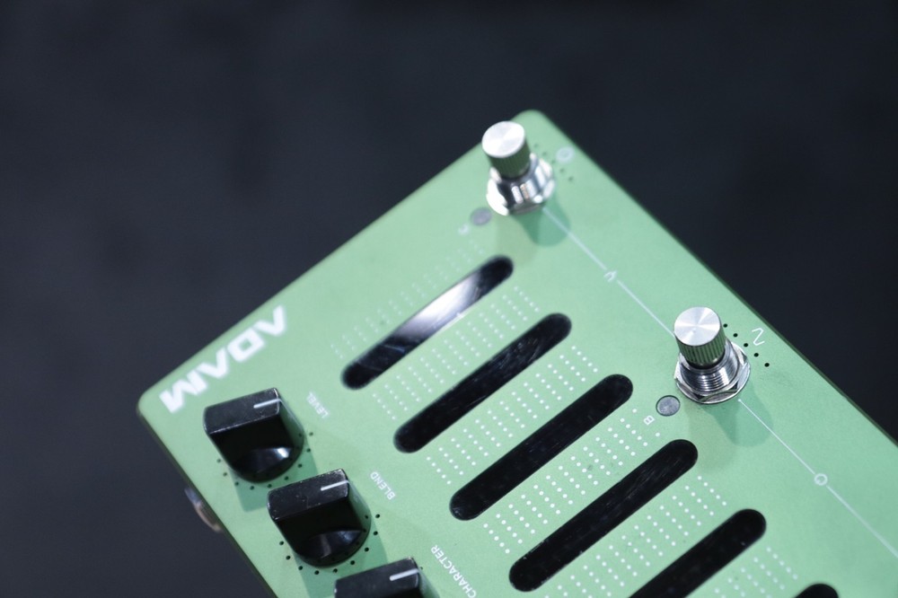 Darkglass Electronics Adam Aggressively Distorting Advanced Machine Bass Pedal