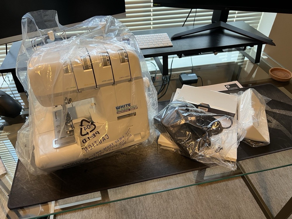 White Superlock Eletronic 2000ATS