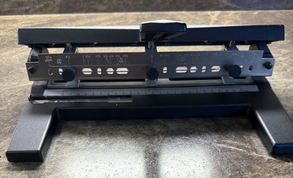 Swingline Heavy Duty Punch - Model 440 - USED